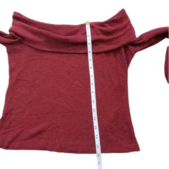 Popular 21 Red Off the Shoulder Sweater - Picture 8 of 10